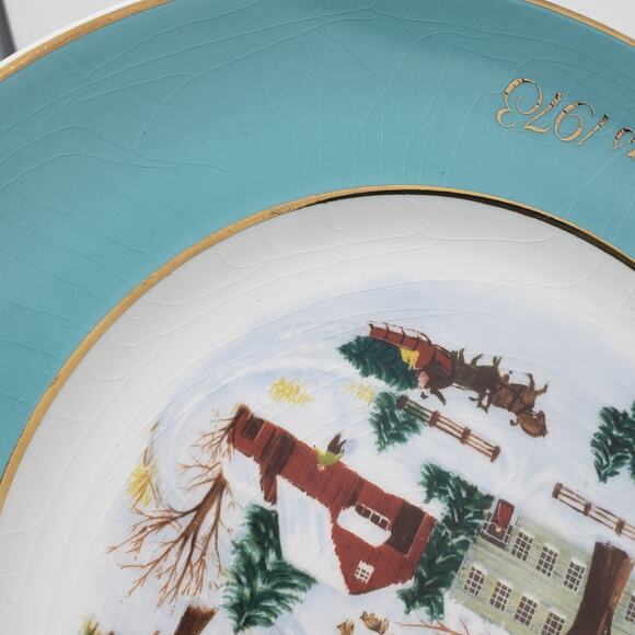 Avon 1973 22K Gold Christmas On The Farm Holiday Plate Vintage By Enoch Wedgwood - Picture 6 of 7